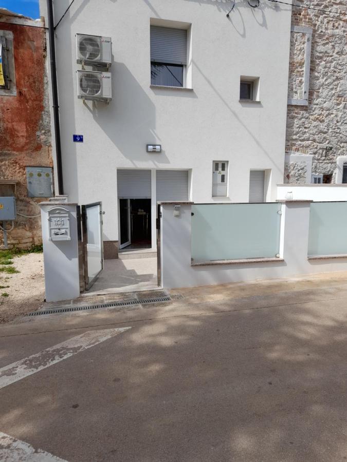Apartments Donella Умаг Екстериор снимка